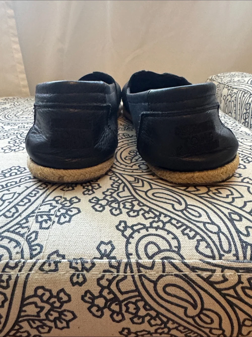 Vintage Toms Women's Black Leather Slip-On Espadrilles